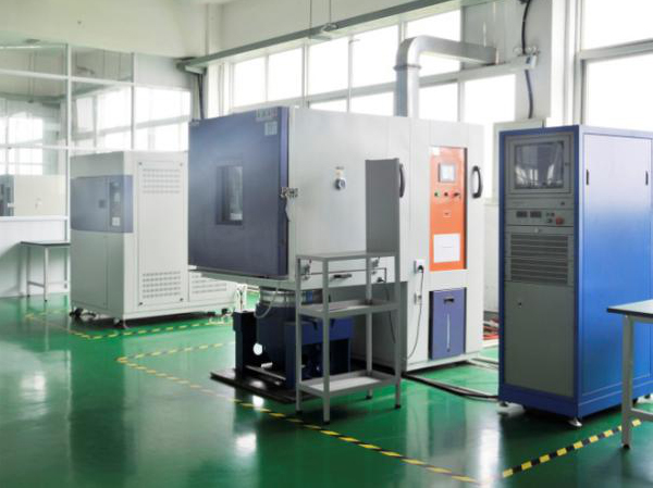 高低溫複合交變震動試驗台